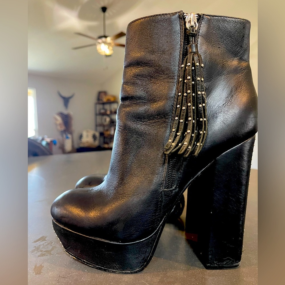 Pencey Black Leather Platform Ankle Boots with Tassel Zip